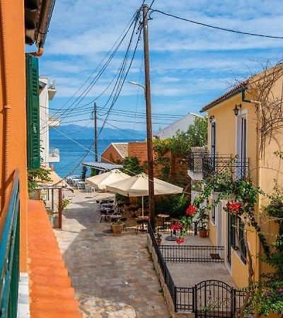 Апартаменты Alekos House Longos  Экстерьер фото